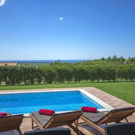 Beautiful Villa In Visnjan With Swimming Pool