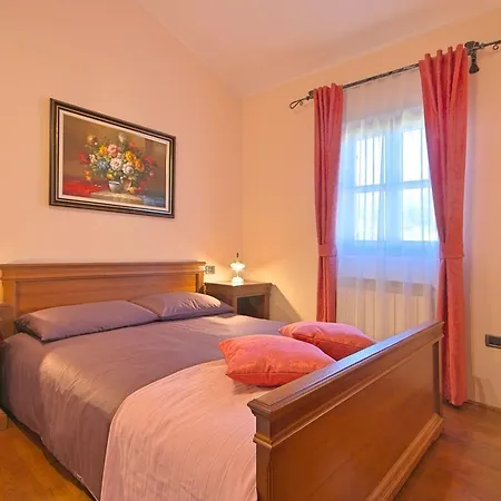 Beautiful Villa In Visnjan With Swimming Pool Višnjan