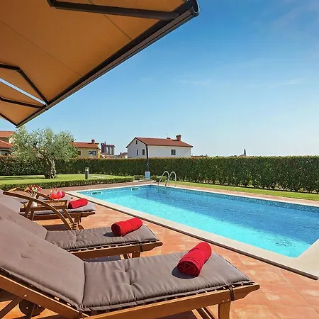 Beautiful Villa In Visnjan With Swimming Pool * Višnjan