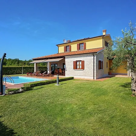 Vila Beautiful Villa In Visnjan With Swimming Pool