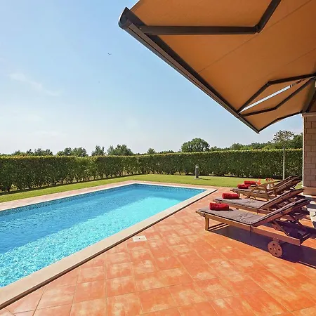 Beautiful Villa In Visnjan With Swimming Pool *